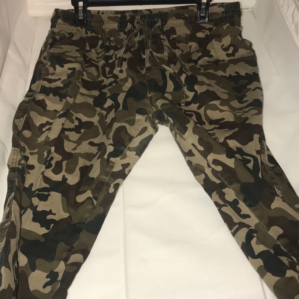 Camouflage styled joggers